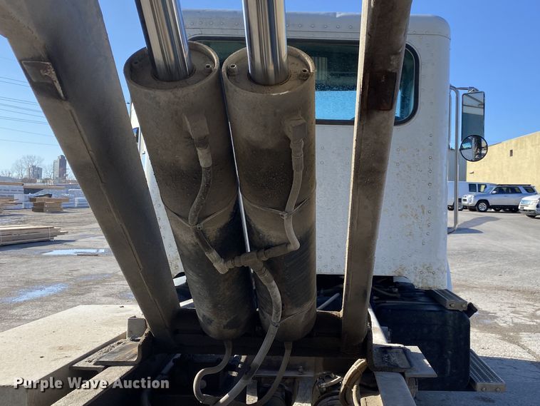 image for item DN8122 2015 Peterbilt 330  dump flatbed truck