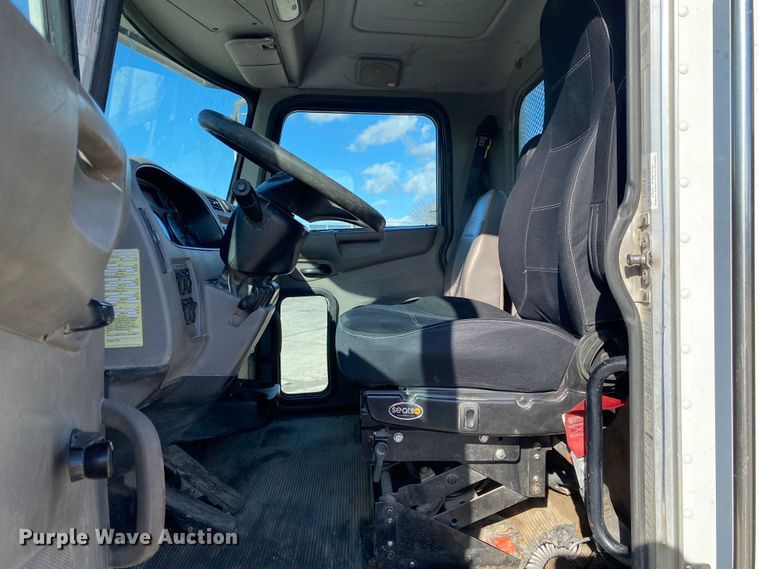 image for item DN8122 2015 Peterbilt 330  dump flatbed truck