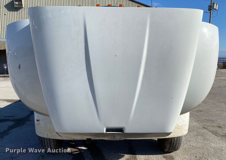 image for item DN8122 2015 Peterbilt 330  dump flatbed truck