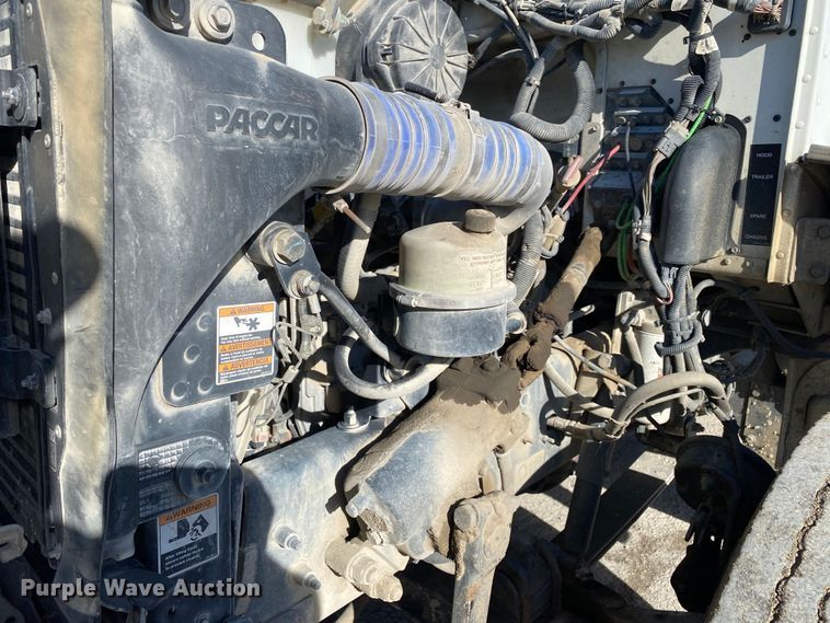 image for item DN8122 2015 Peterbilt 330  dump flatbed truck