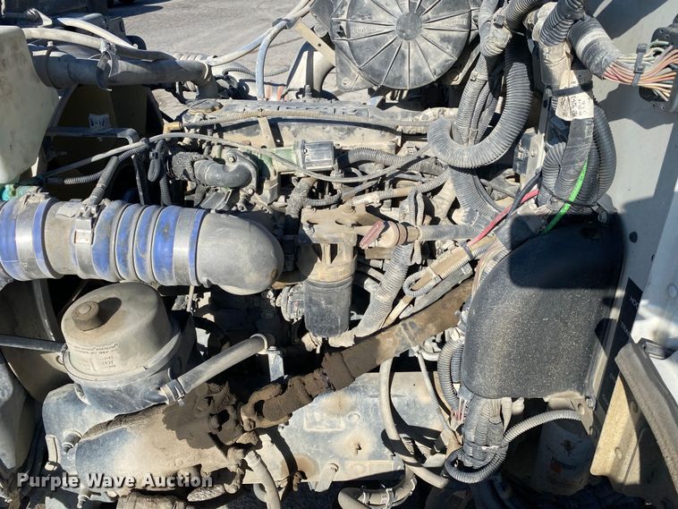 image for item DN8122 2015 Peterbilt 330  dump flatbed truck