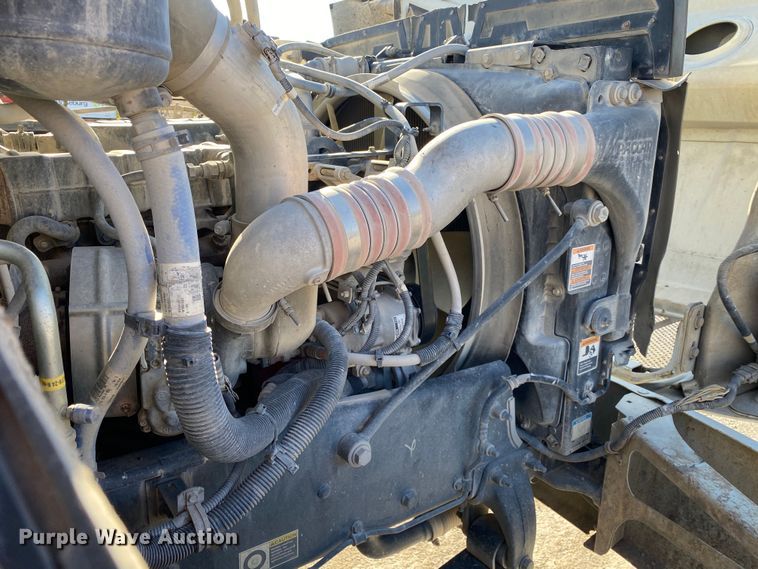 image for item DN8122 2015 Peterbilt 330  dump flatbed truck