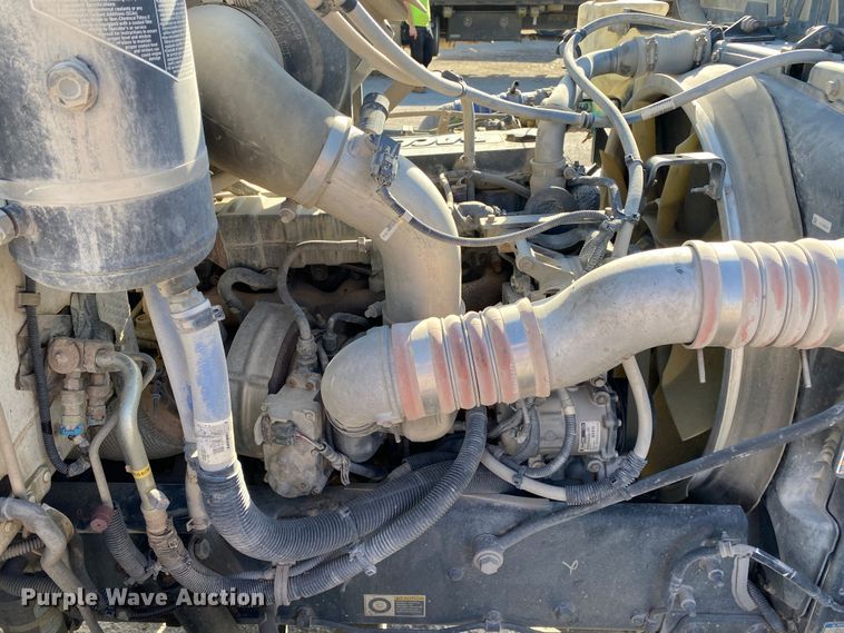 image for item DN8122 2015 Peterbilt 330  dump flatbed truck