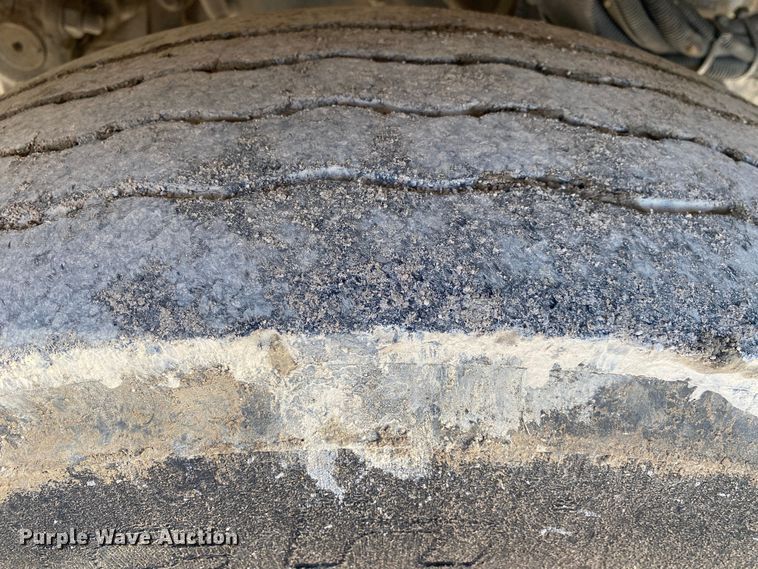 image for item DN8122 2015 Peterbilt 330  dump flatbed truck