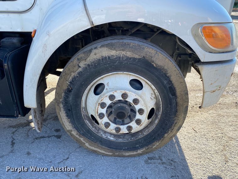 image for item DN8122 2015 Peterbilt 330  dump flatbed truck