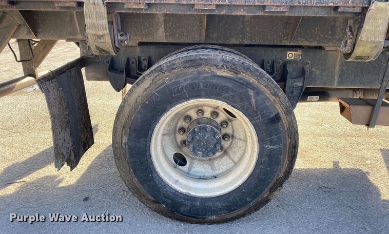 image for item DN8122 2015 Peterbilt 330  dump flatbed truck