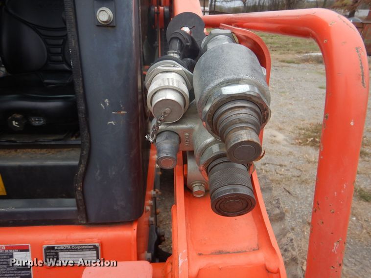 image for item DO1665 2016 Kubota SSV75 skid steer loader