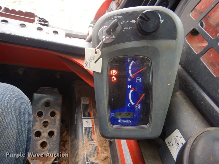 image for item DO1665 2016 Kubota SSV75 skid steer loader