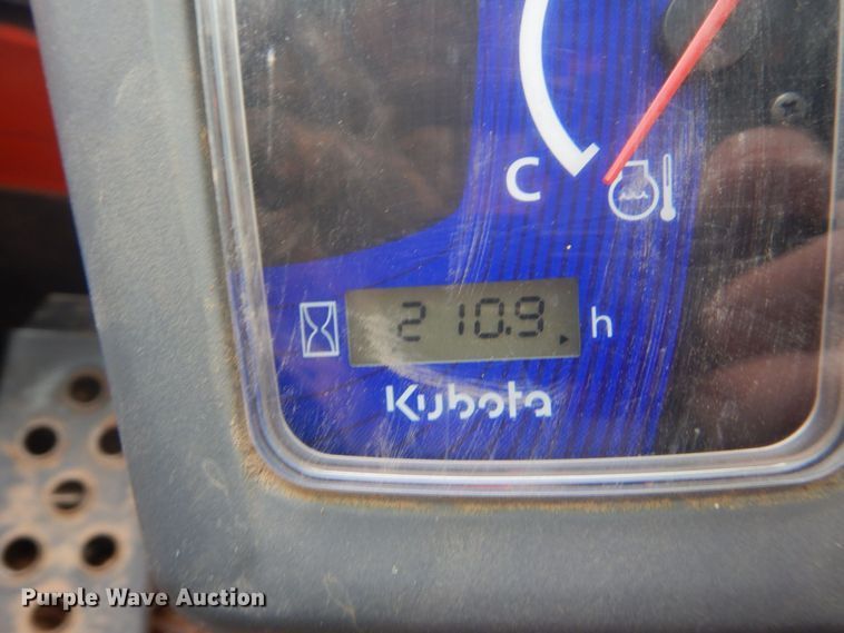 image for item DO1665 2016 Kubota SSV75 skid steer loader