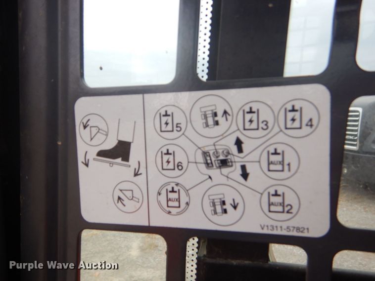 image for item DO1665 2016 Kubota SSV75 skid steer loader