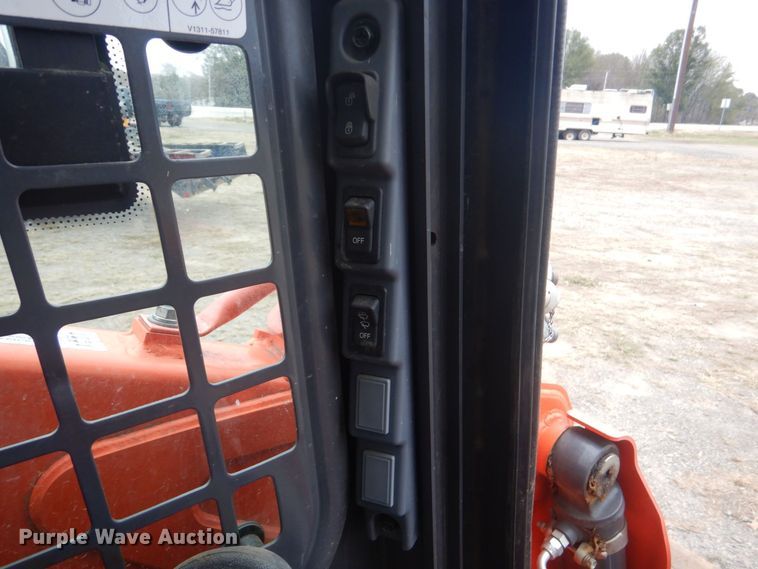 image for item DO1665 2016 Kubota SSV75 skid steer loader