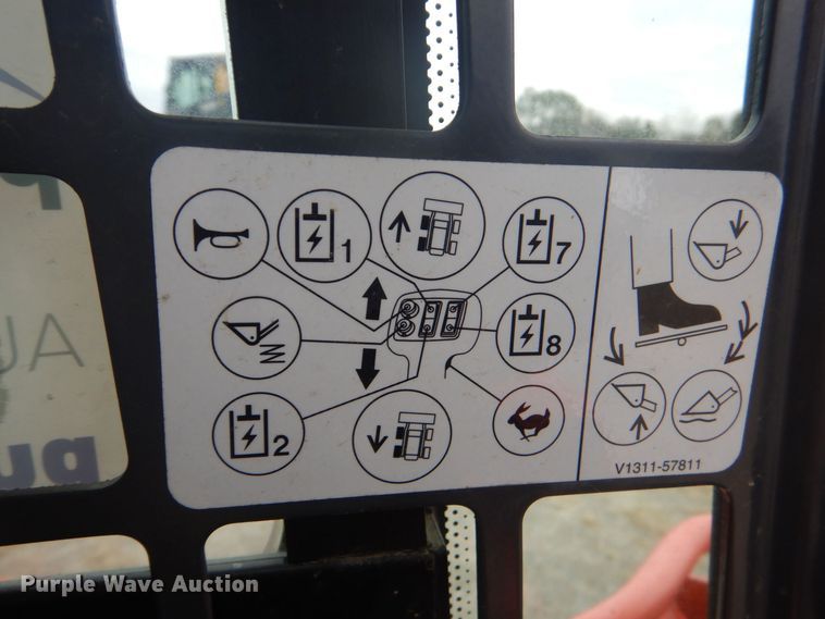 image for item DO1665 2016 Kubota SSV75 skid steer loader