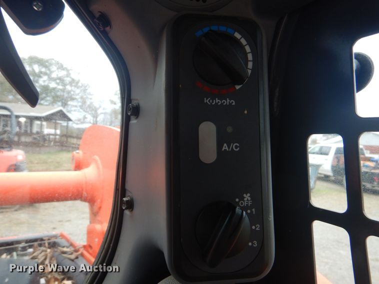 image for item DO1665 2016 Kubota SSV75 skid steer loader