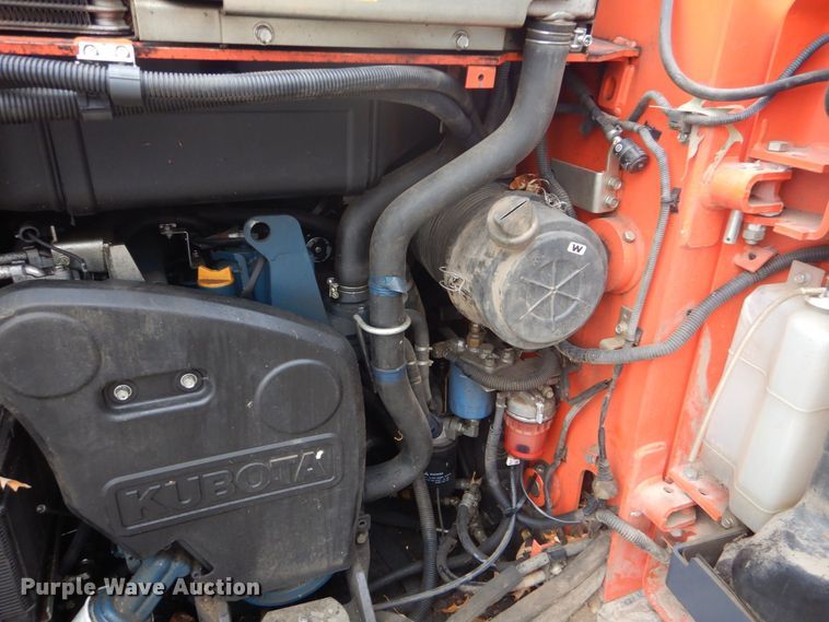 image for item DO1665 2016 Kubota SSV75 skid steer loader