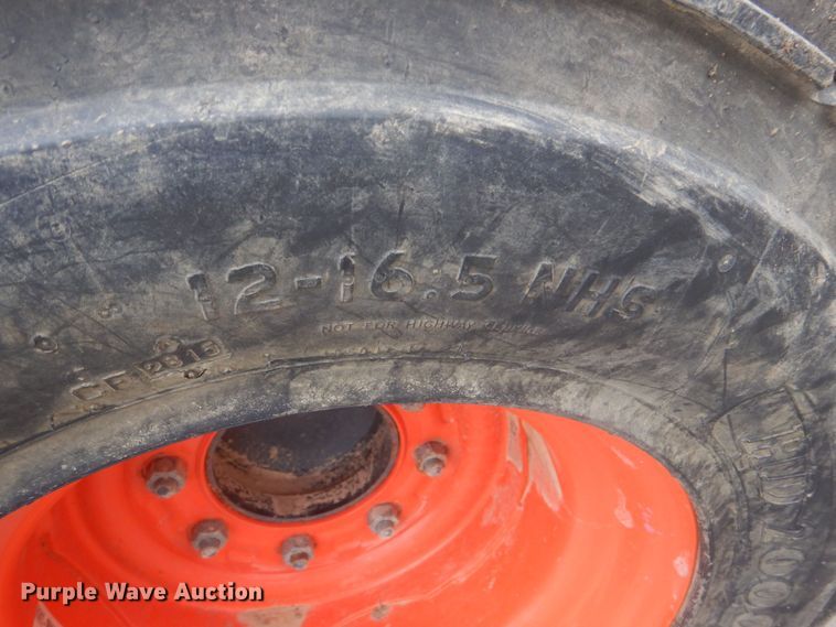 image for item DO1665 2016 Kubota SSV75 skid steer loader