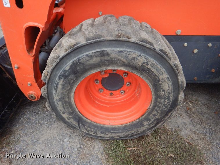 image for item DO1665 2016 Kubota SSV75 skid steer loader