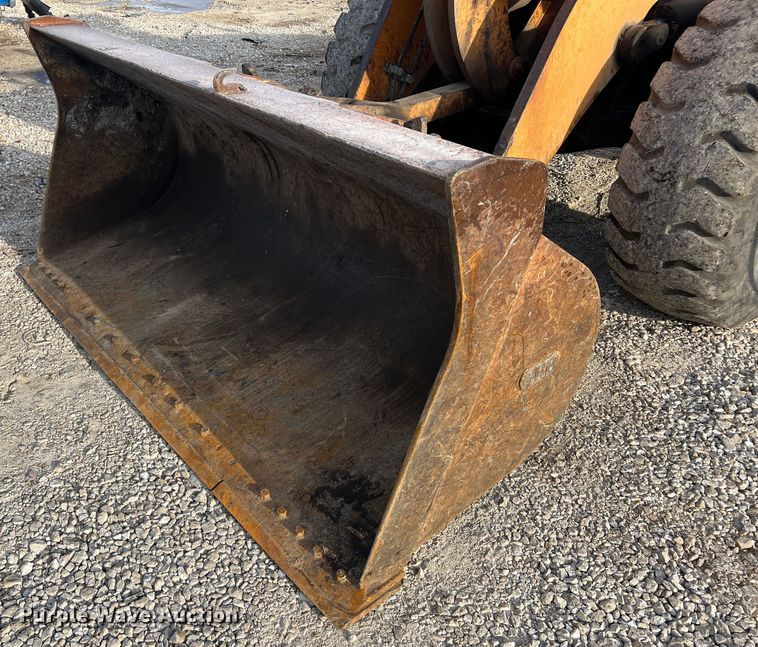 image for item DO2168 2004 Case 621D  wheel loader