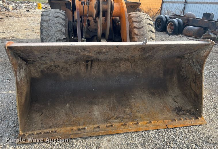 image for item DO2168 2004 Case 621D  wheel loader