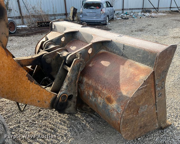 image for item DO2168 2004 Case 621D  wheel loader