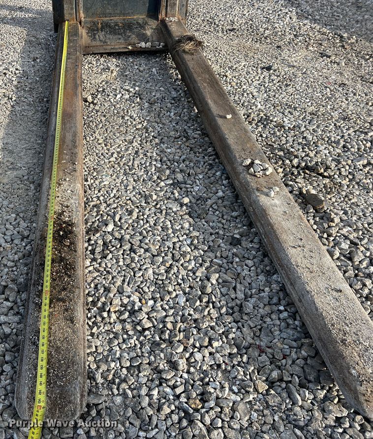 image for item DO2168 2004 Case 621D  wheel loader