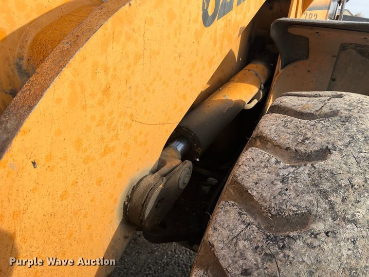 image for item DO2168 2004 Case 621D  wheel loader