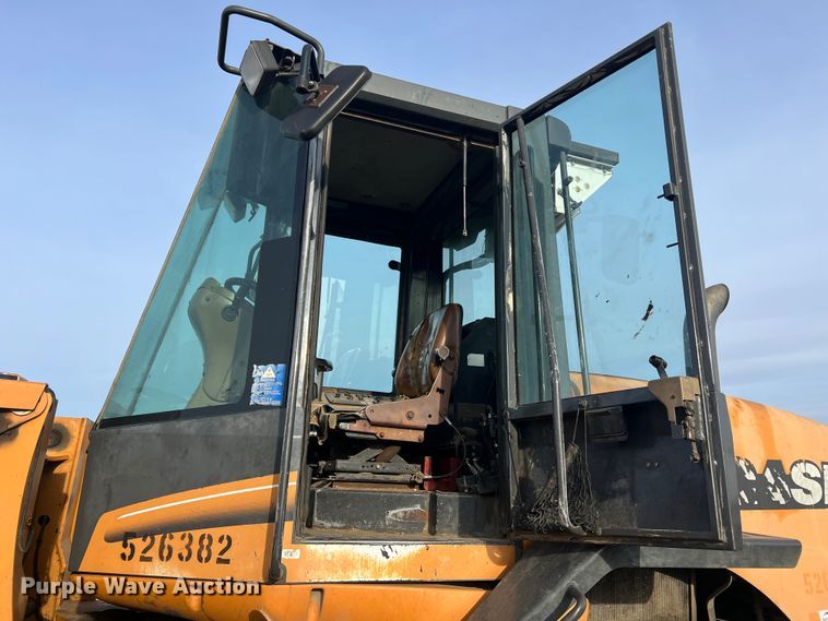 image for item DO2168 2004 Case 621D  wheel loader