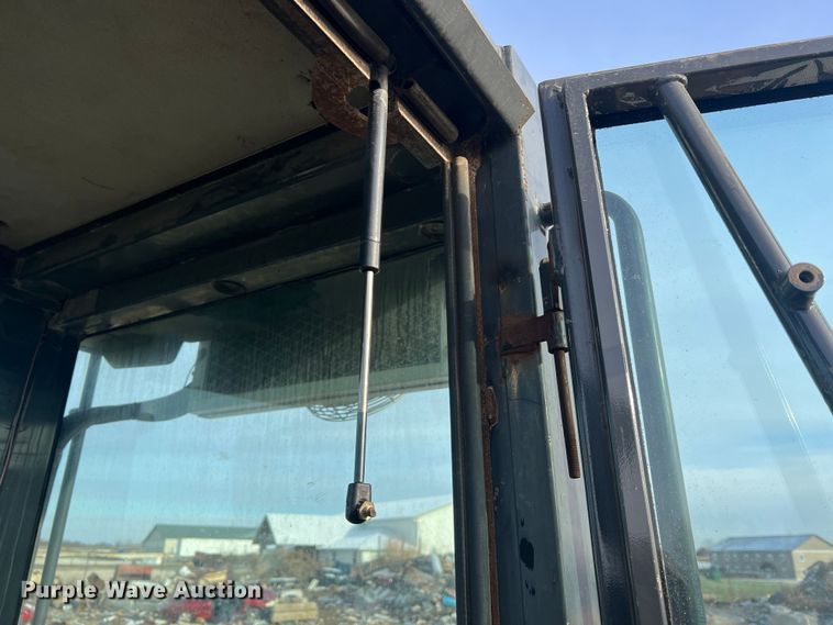 image for item DO2168 2004 Case 621D  wheel loader