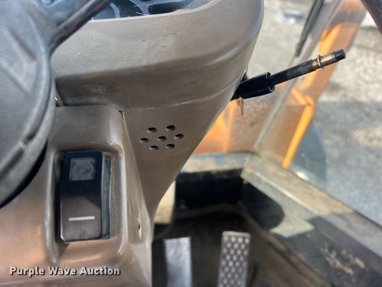 image for item DO2168 2004 Case 621D  wheel loader