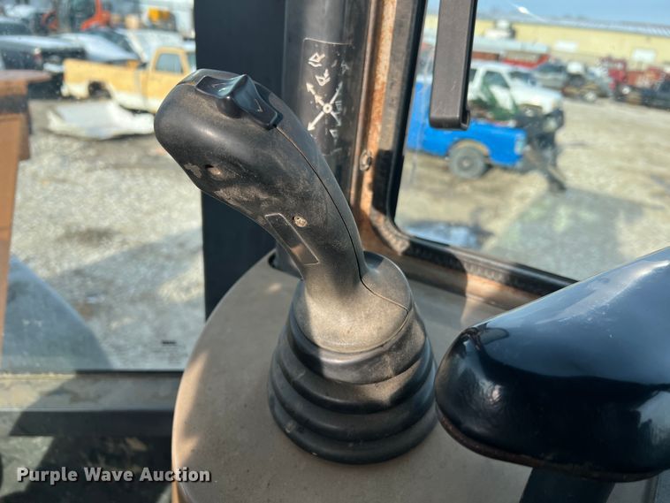 image for item DO2168 2004 Case 621D  wheel loader