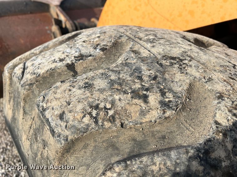 image for item DO2168 2004 Case 621D  wheel loader