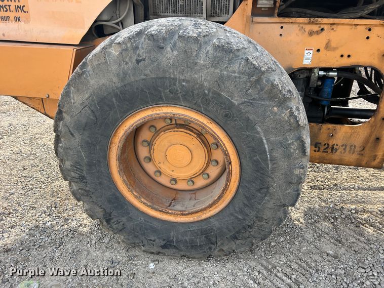 image for item DO2168 2004 Case 621D  wheel loader