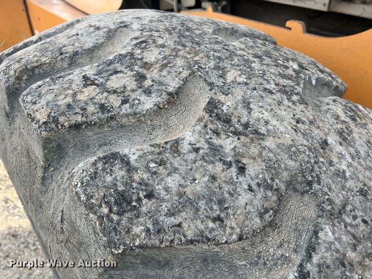 image for item DO2168 2004 Case 621D  wheel loader