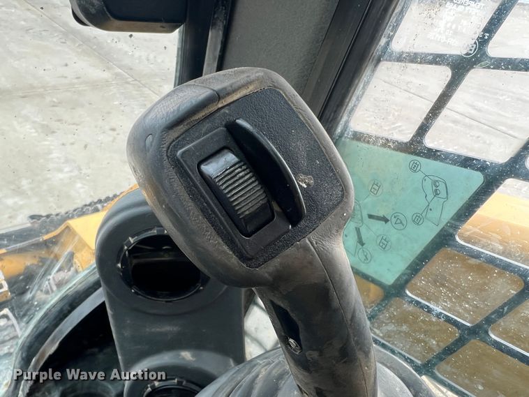 image for item DO2171 2018 Caterpillar 299D2  skid steer loader