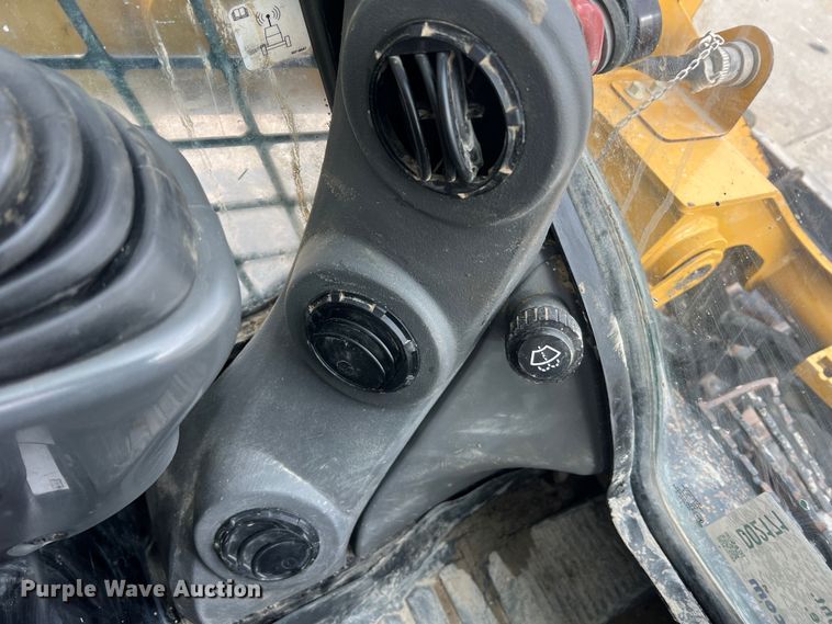 image for item DO2171 2018 Caterpillar 299D2  skid steer loader