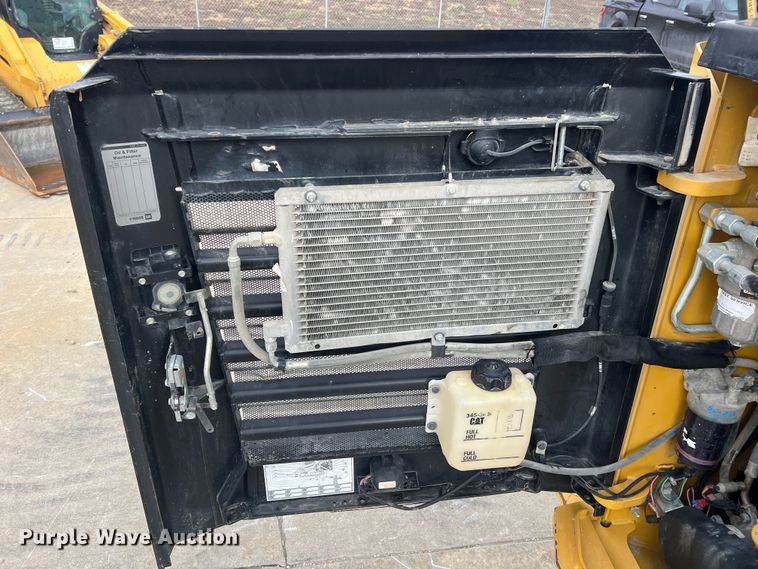 image for item DO2171 2018 Caterpillar 299D2  skid steer loader