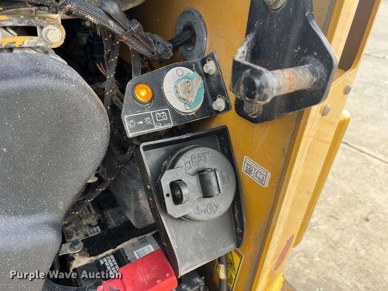 image for item DO2171 2018 Caterpillar 299D2  skid steer loader