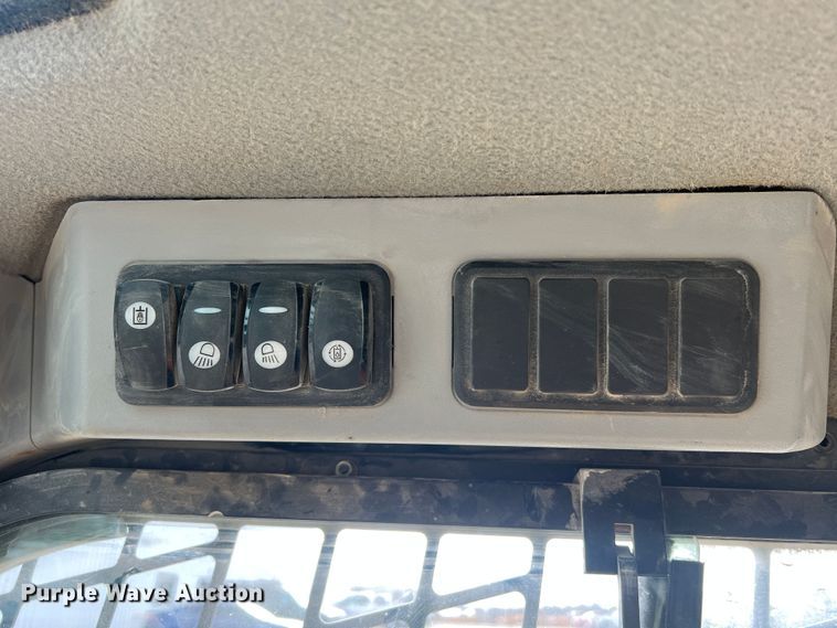 image for item DO2172 2019 Caterpillar 299D2  skid steer loader