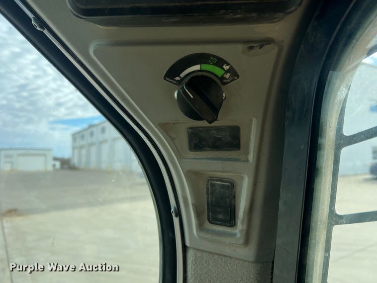 image for item DO2172 2019 Caterpillar 299D2  skid steer loader