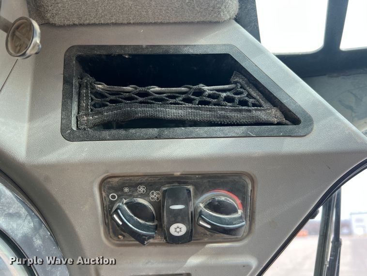 image for item DO2172 2019 Caterpillar 299D2  skid steer loader