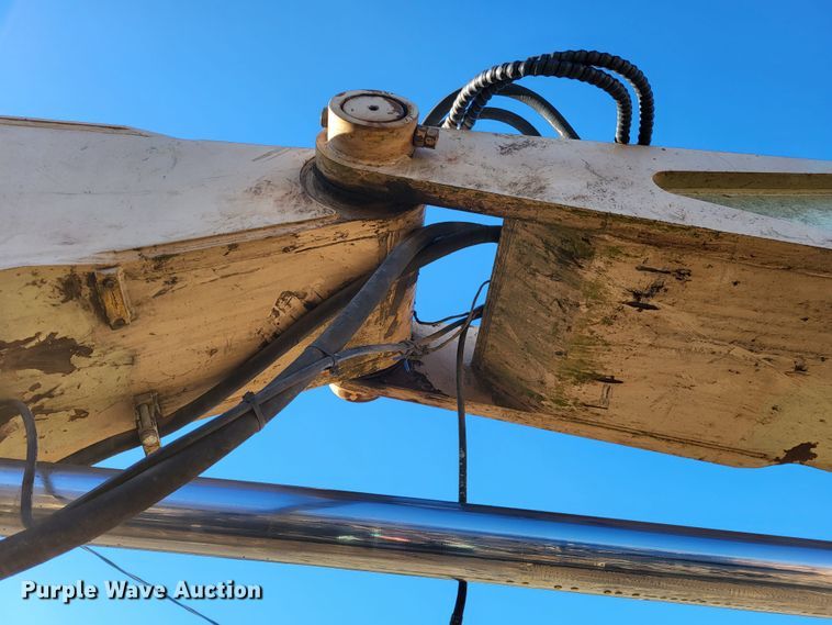 image for item DO3462 Thunderbird 1238L  log loader