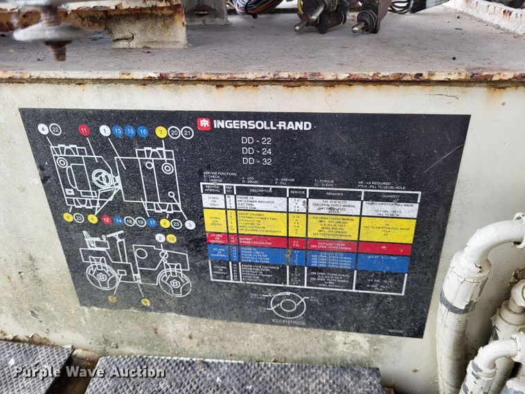 image for item DO3464 1994 Ingersoll Rand DD32  double drum vibratory roller