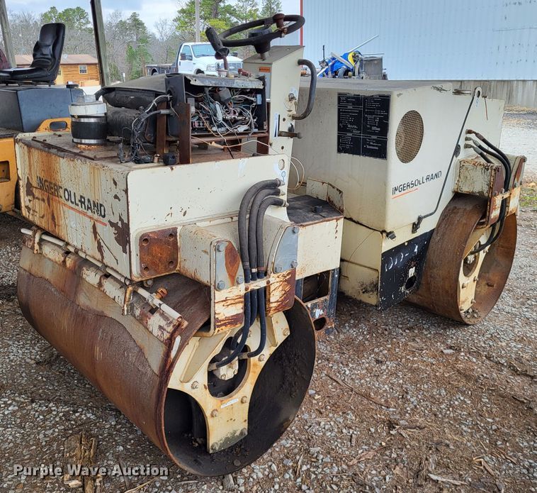 image for item DO3465 1998 Ingersoll Rand DD32  double drum vibratory roller