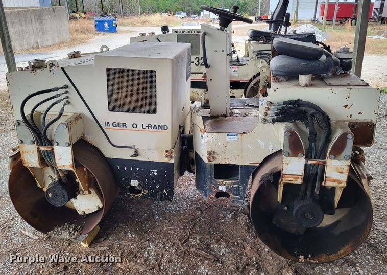 image for item DO3465 1998 Ingersoll Rand DD32  double drum vibratory roller