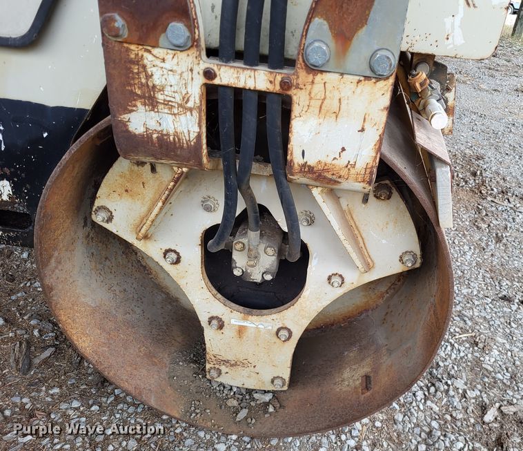 image for item DO3465 1998 Ingersoll Rand DD32  double drum vibratory roller