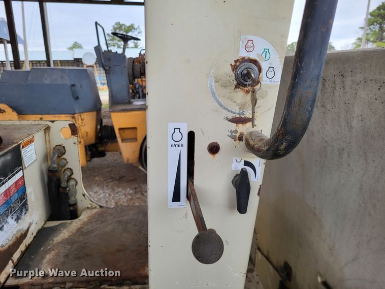 image for item DO3465 1998 Ingersoll Rand DD32  double drum vibratory roller