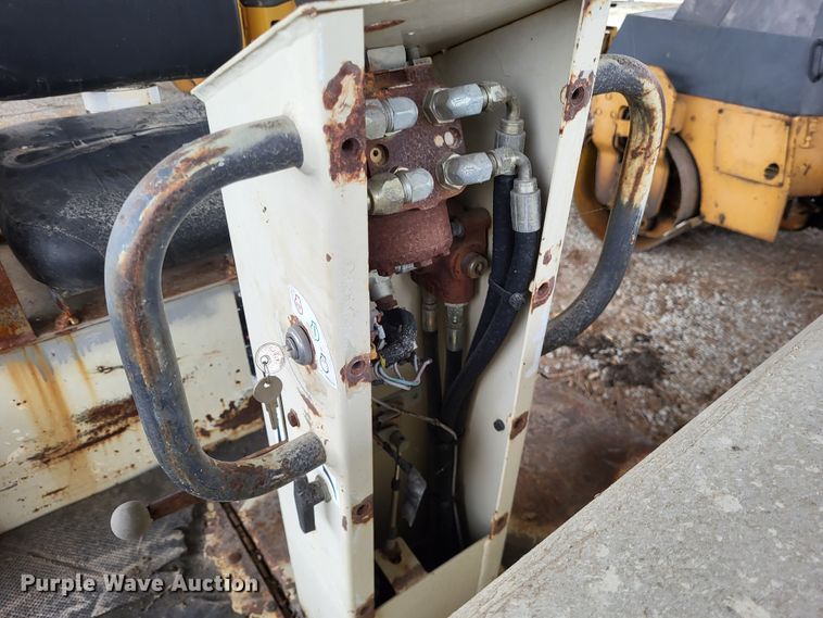 image for item DO3465 1998 Ingersoll Rand DD32  double drum vibratory roller