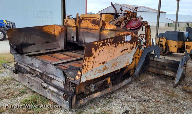 image for item DO3467 2000 Lee Boy L8500T  paver