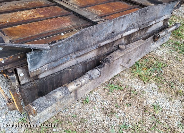 image for item DO3467 2000 Lee Boy L8500T  paver