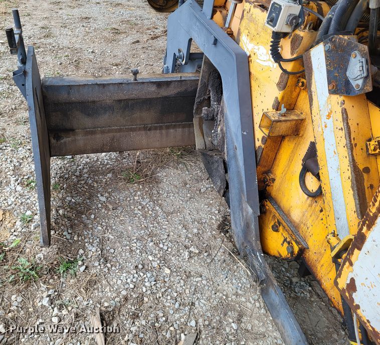 image for item DO3467 2000 Lee Boy L8500T  paver