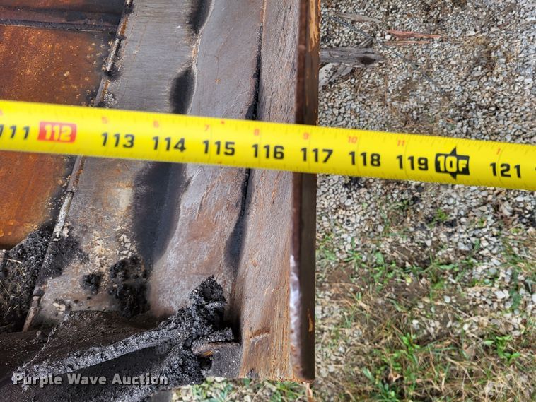 image for item DO3467 2000 Lee Boy L8500T  paver